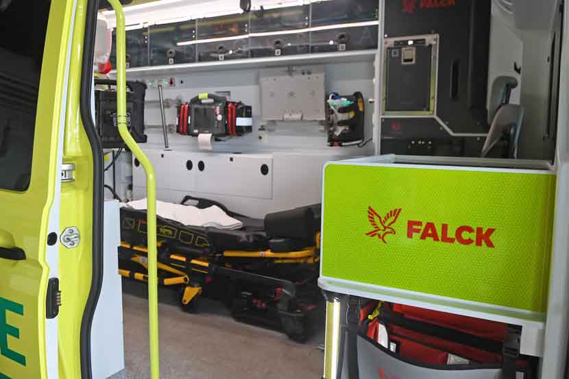 falck ambulance 25 01