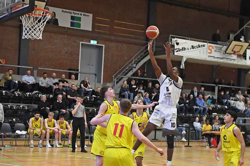 basketball 25 08