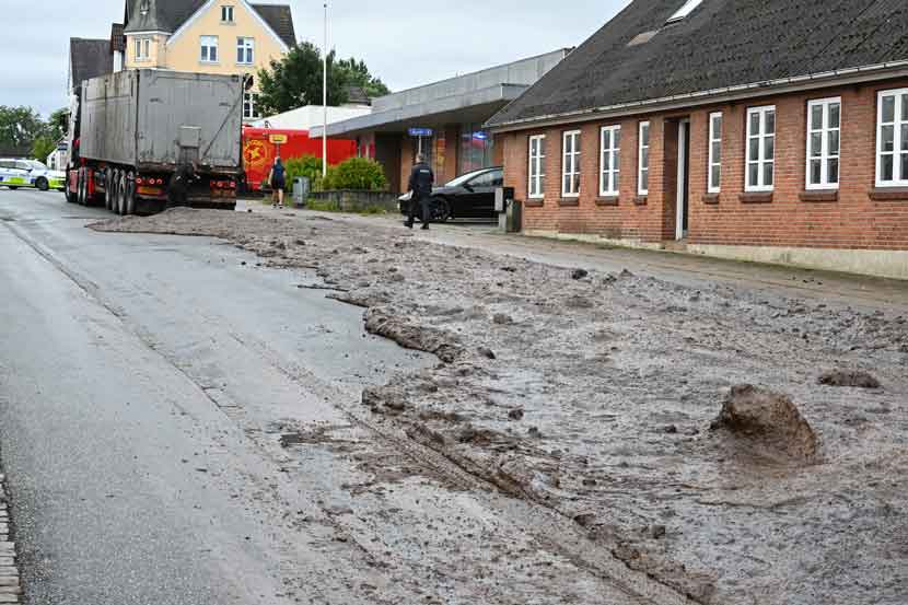 Fedtaffald spærrer vej